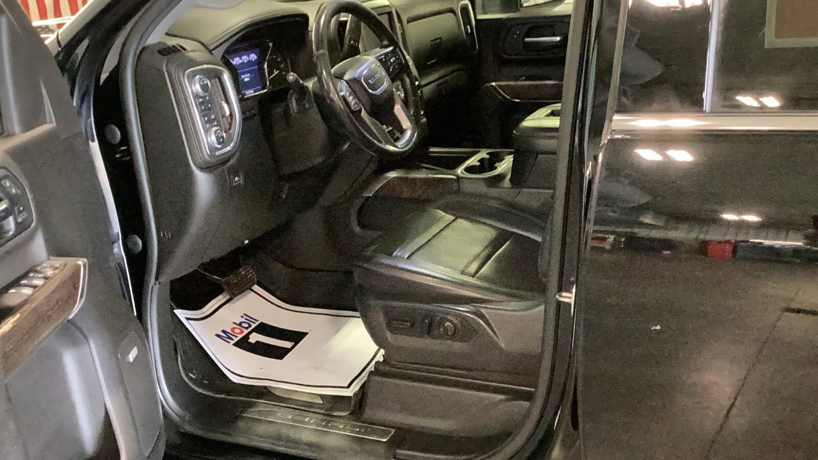 Used 2022 GMC Sierra 3500 Denali w/ Denali Ultimate Package AWD/4WD image 10