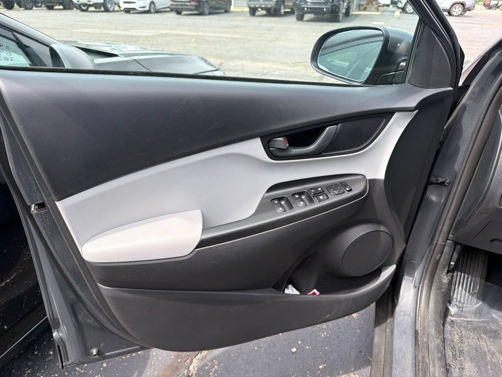 Used 2023 Hyundai Kona SEL AWD/4WD image 14