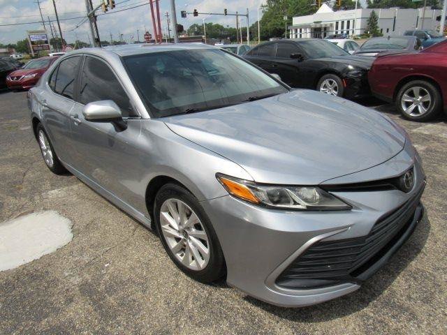 Used 2023 Toyota Camry LE FWD image 1