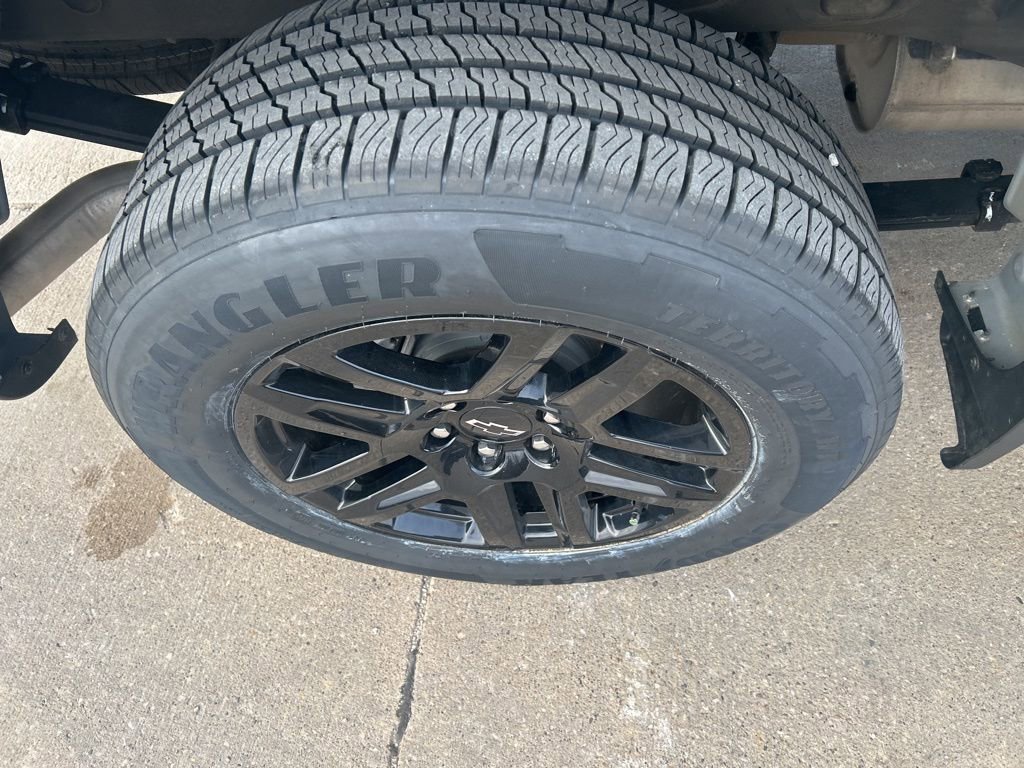 Used 2024 Chevrolet Silverado 1500 Custom w/ Turbomax Blackout Package image 14