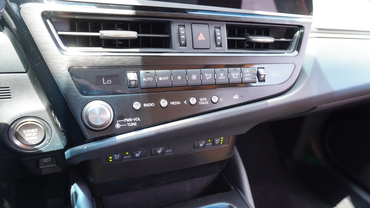 Certified 2024 Lexus ES 350 w/ Premium Package FWD image 19