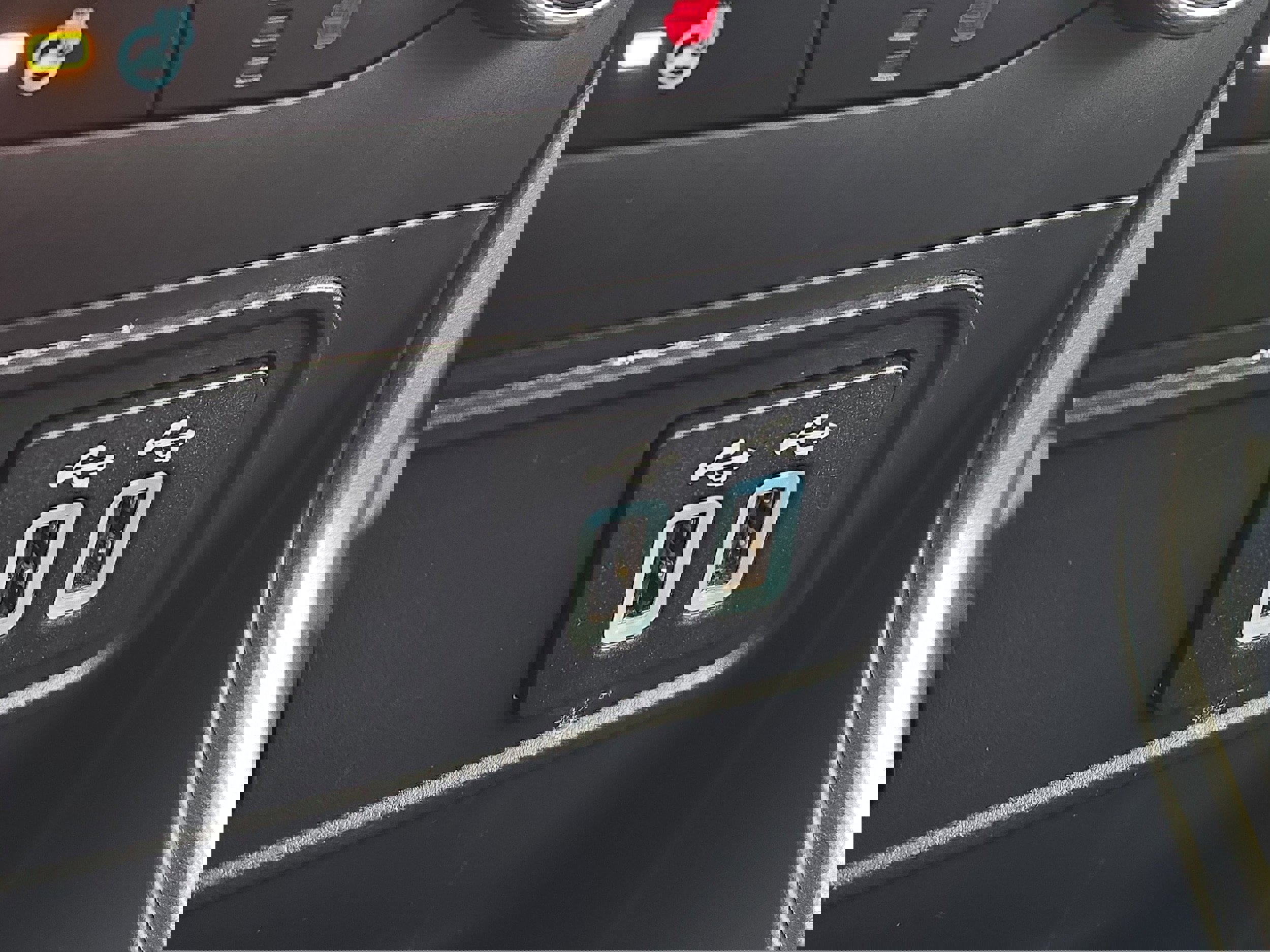 Used 2019 Ford EcoSport SES w/ SES Black Appearance Package image 25