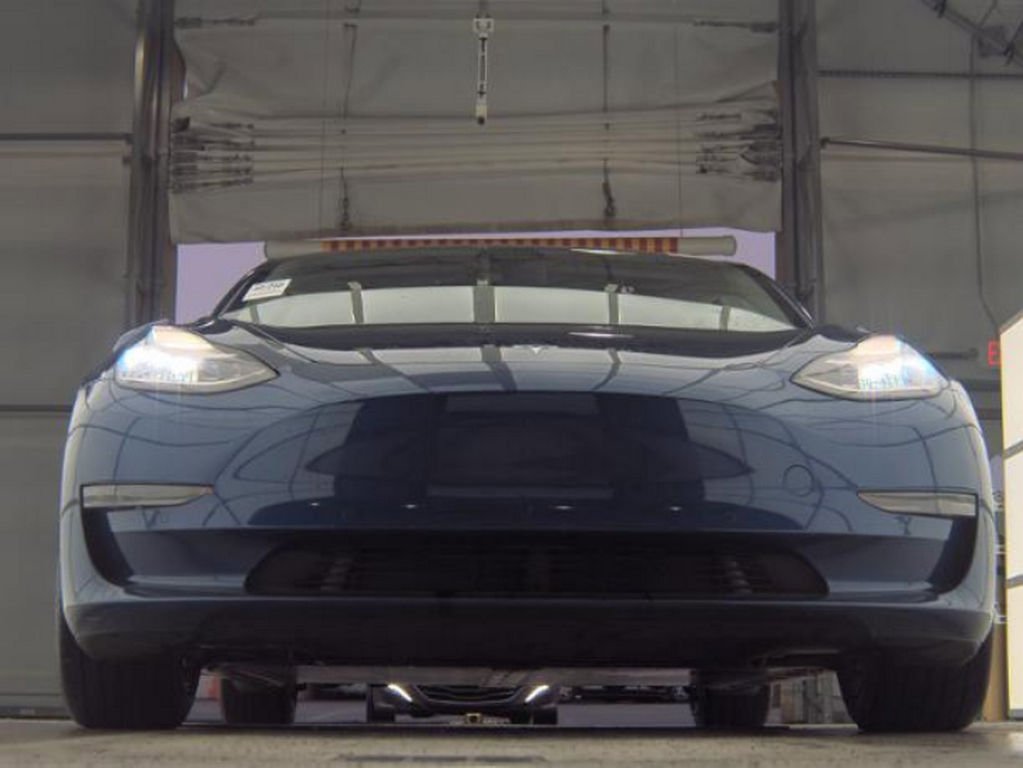 Used 2020 Tesla Model 3 Standard Range image 3