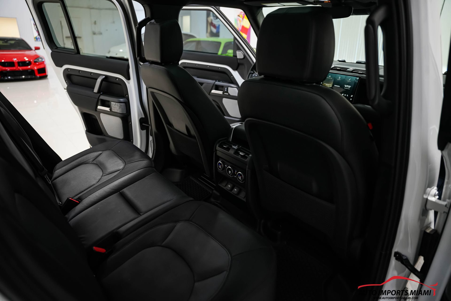 Used 2023 Land Rover Defender 130 X-Dynamic SE image 50