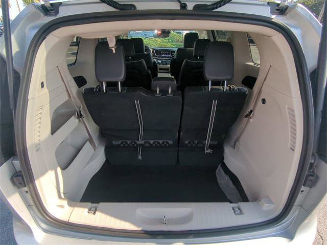 Certified 2024 Chrysler Pacifica Limited image 14