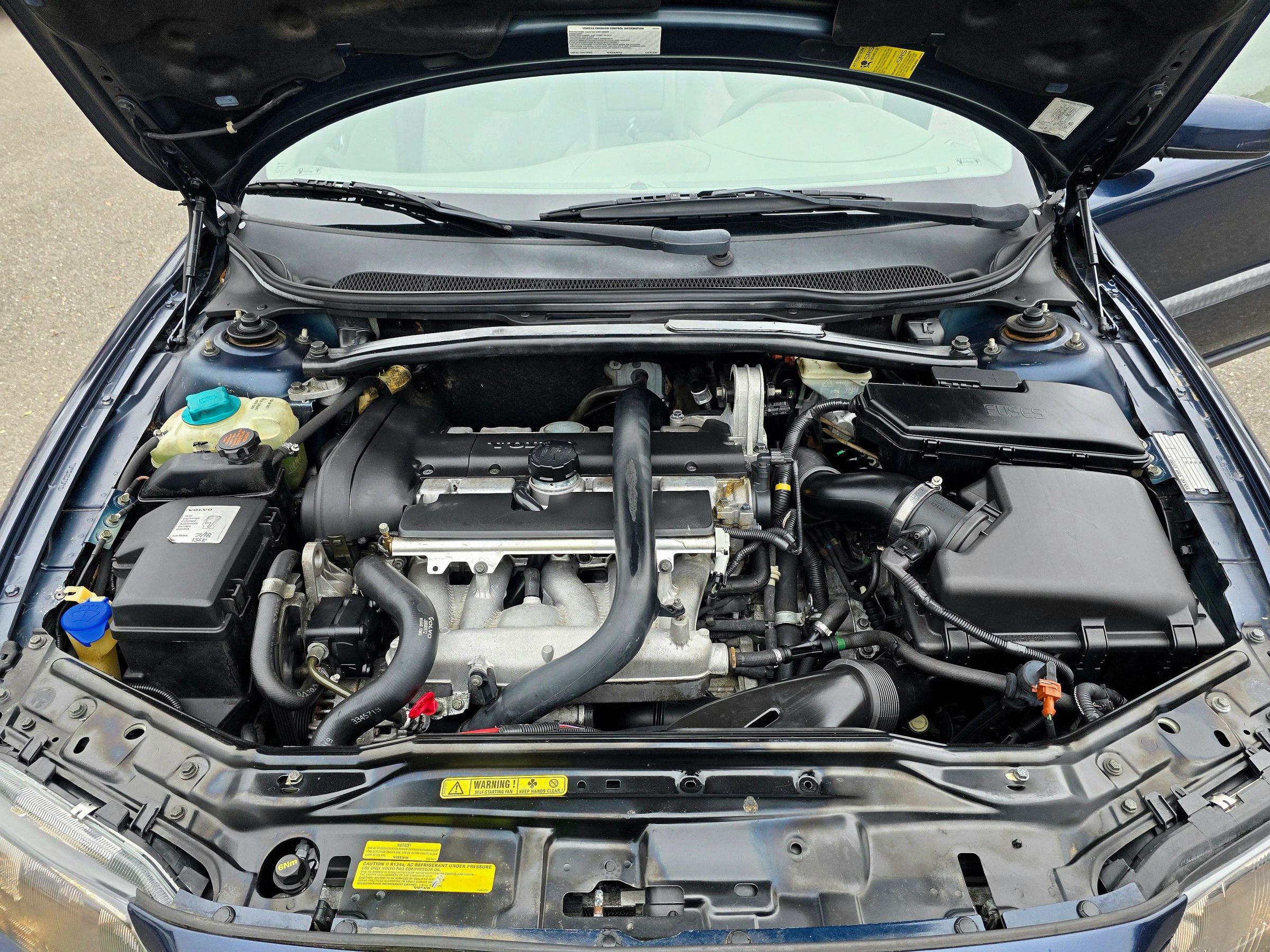 Used 2004 Volvo V70 2.5T FWD image 38