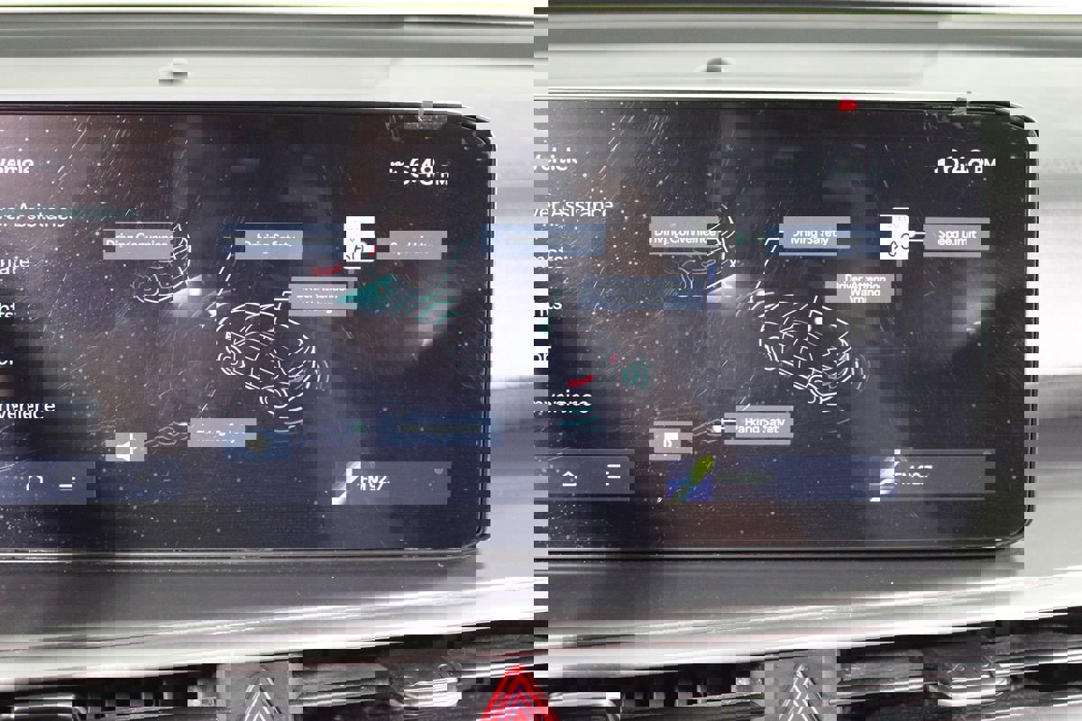 Used 2024 Kia Sorento LX image 14