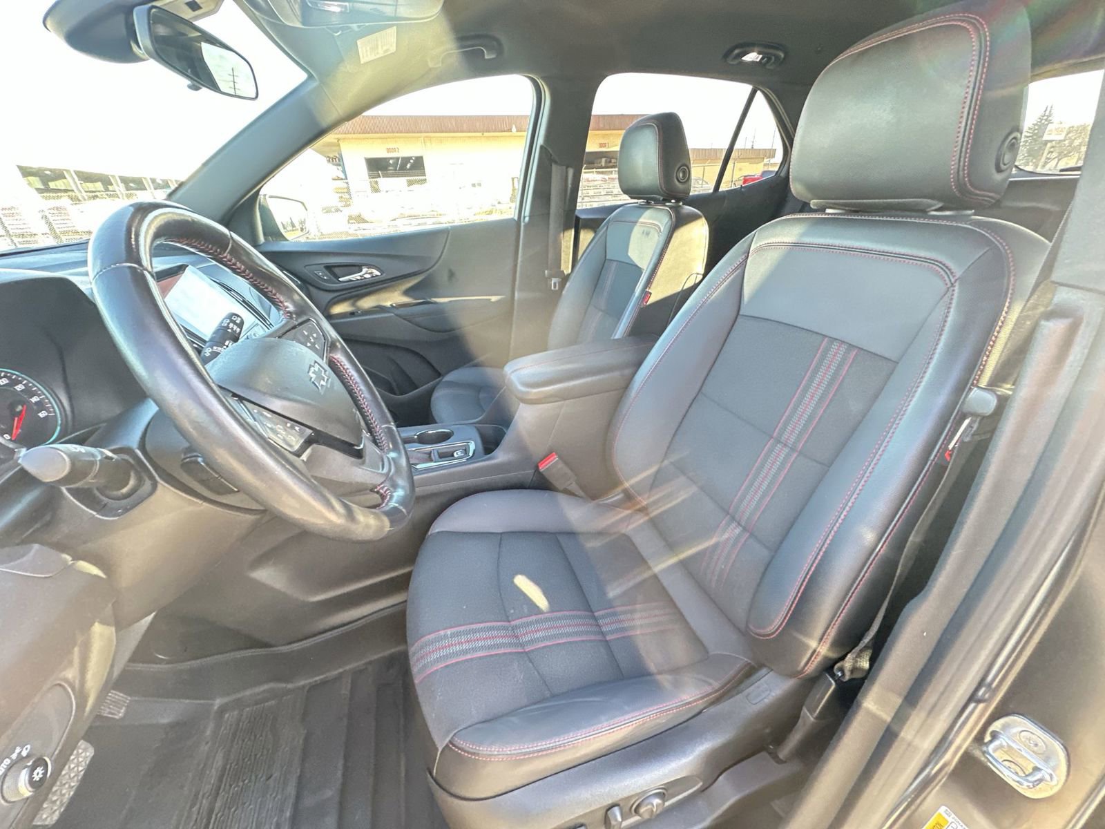 Used 2022 Chevrolet Equinox RS w/ Infotainment Package FWD image 19