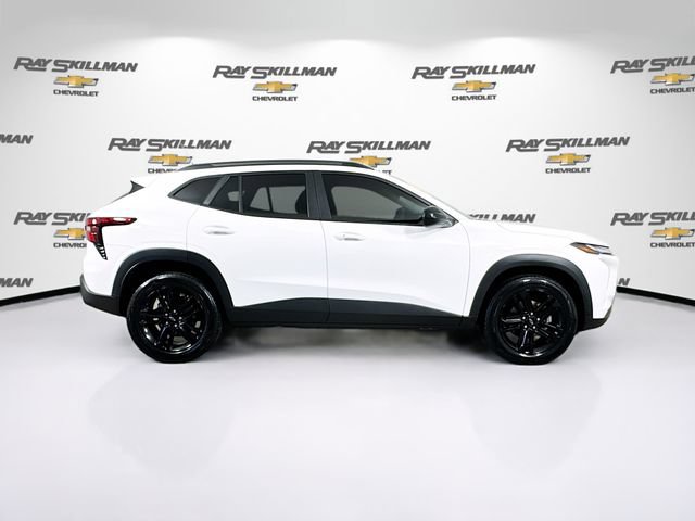 Used 2024 Chevrolet Trax ACTIV w/ Sunroof Package FWD image 8
