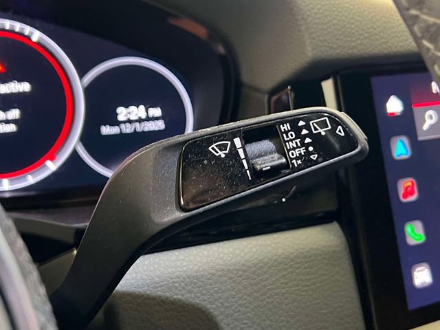 Used 2022 Porsche Cayenne Platinum Edition image 25