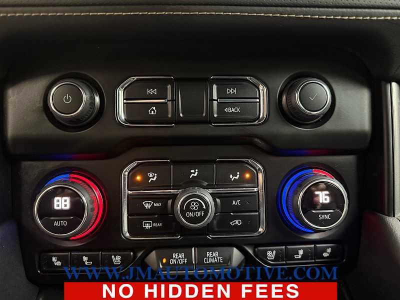 Used 2023 Chevrolet Suburban Premier AWD/4WD image 28