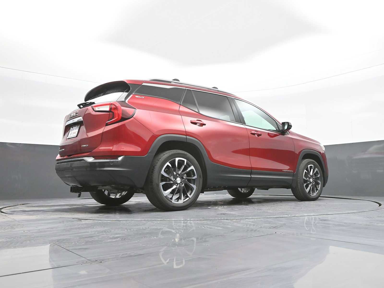 Used 2023 GMC Terrain SLT image 43