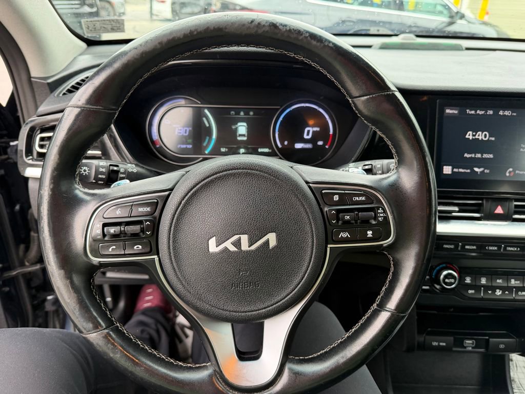 Used 2022 Kia Niro EX w/ Cold Weather Package FWD image 15