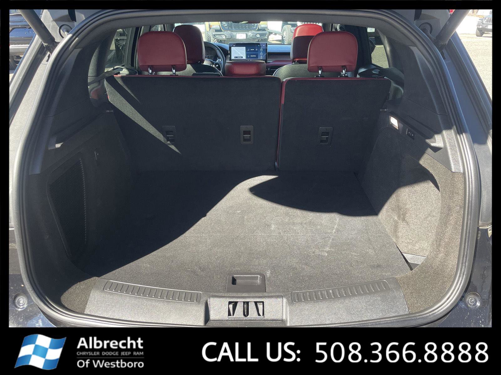 Used 2023 Lincoln Corsair Reserve w/ Equipment Group 201A image 15