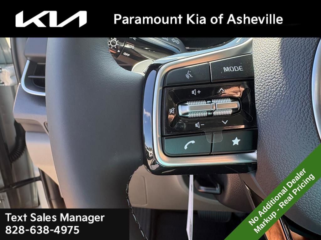 New 2026 Kia Carnival EX image 13