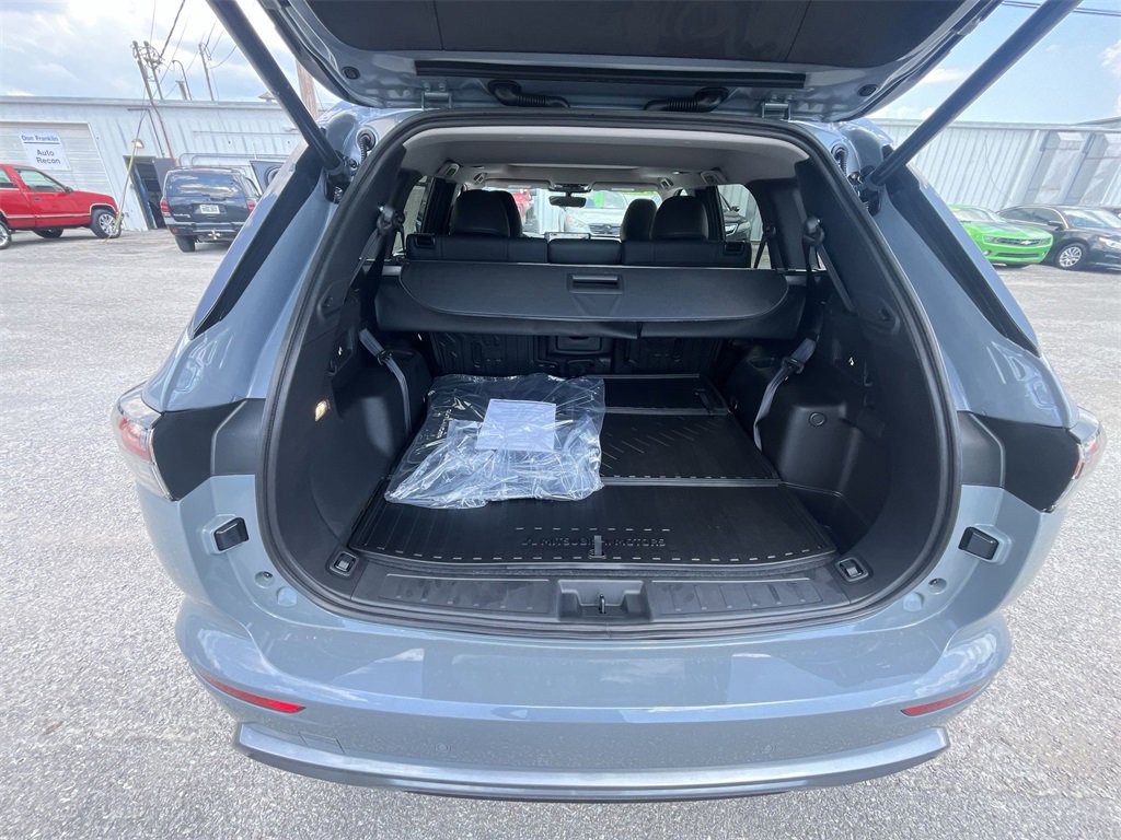 New 2025 Mitsubishi Outlander SE image 24