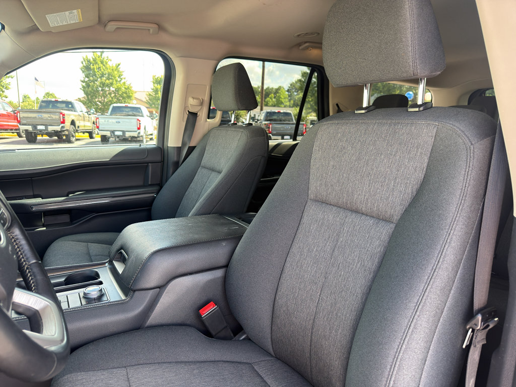 Used 2024 Ford Expedition XLT AWD/4WD image 23