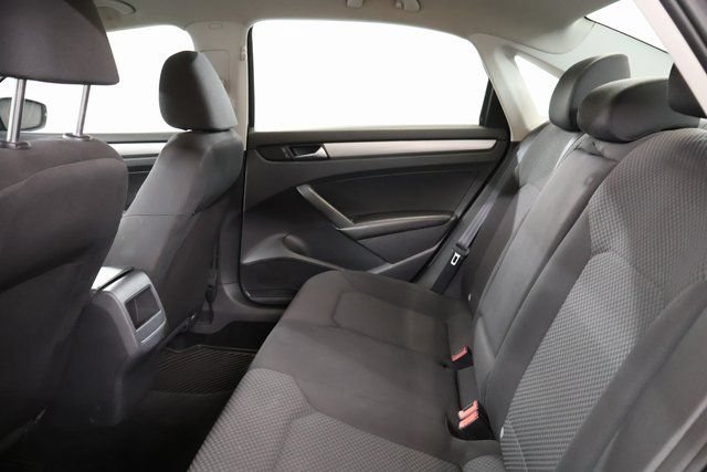 Used 2014 Volkswagen Passat 2.5 S FWD image 26