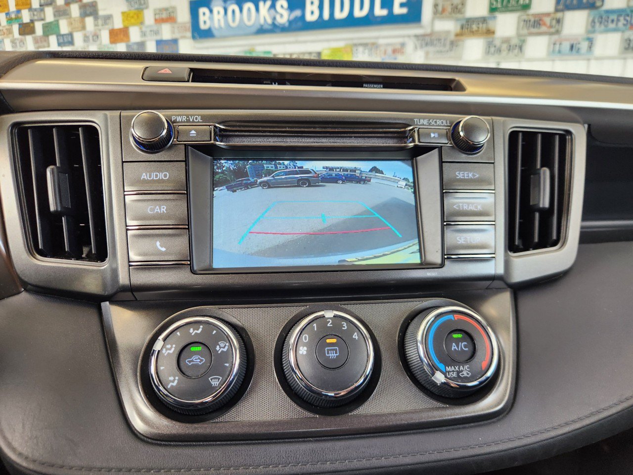 Used 2015 Toyota RAV4 LE AWD/4WD image 8