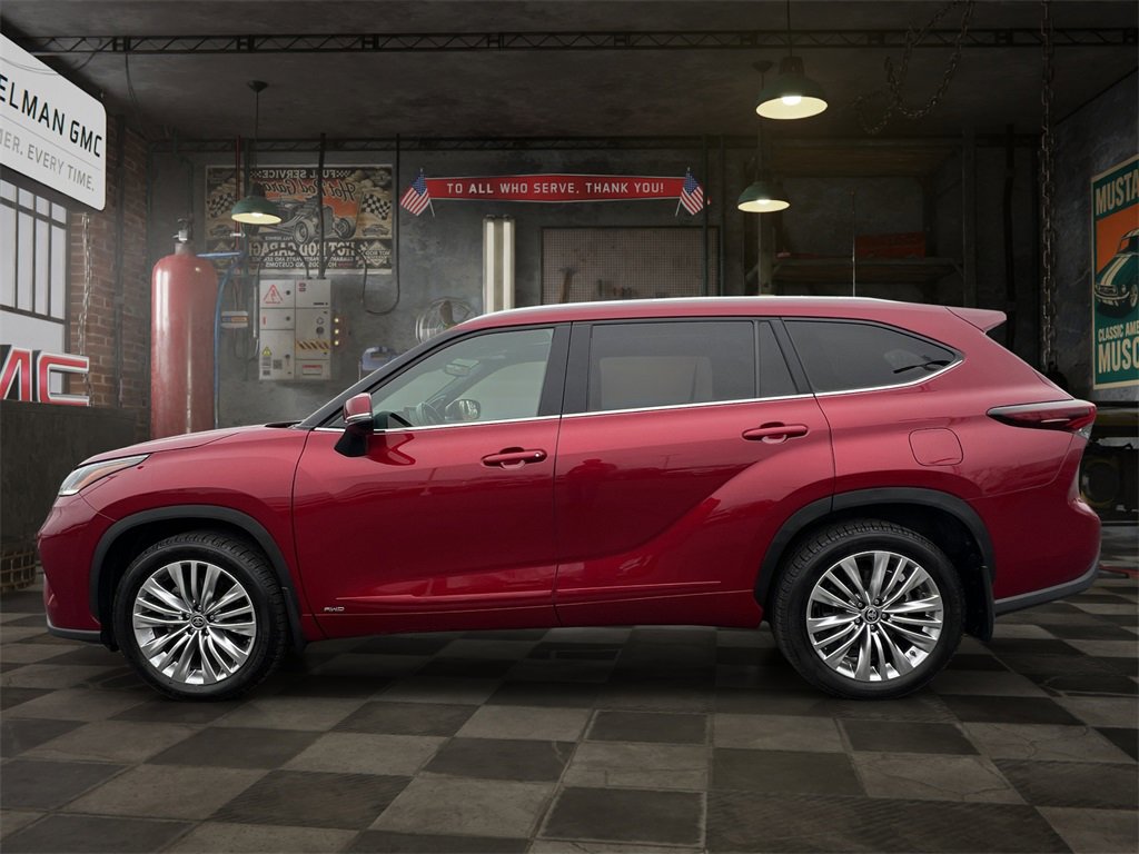 Used 2024 Toyota Highlander Platinum image 6
