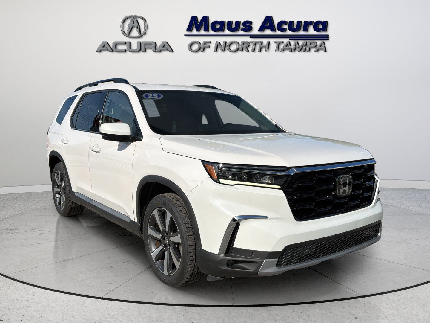 Used 2023 Honda Pilot Touring image 3