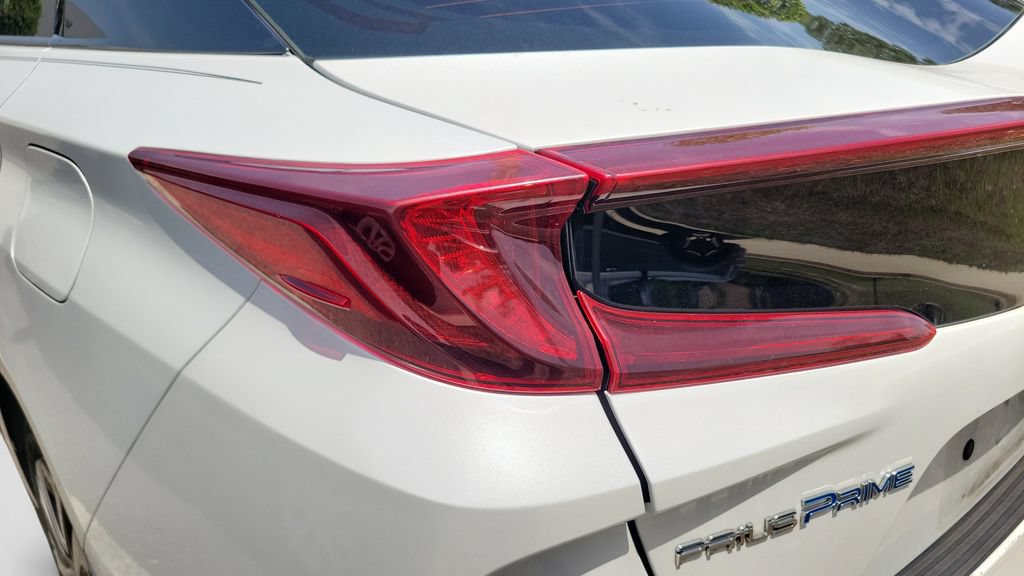 Used 2021 Toyota Prius Prime XLE FWD image 11