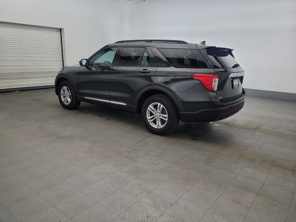 Used 2022 Ford Explorer XLT image 3