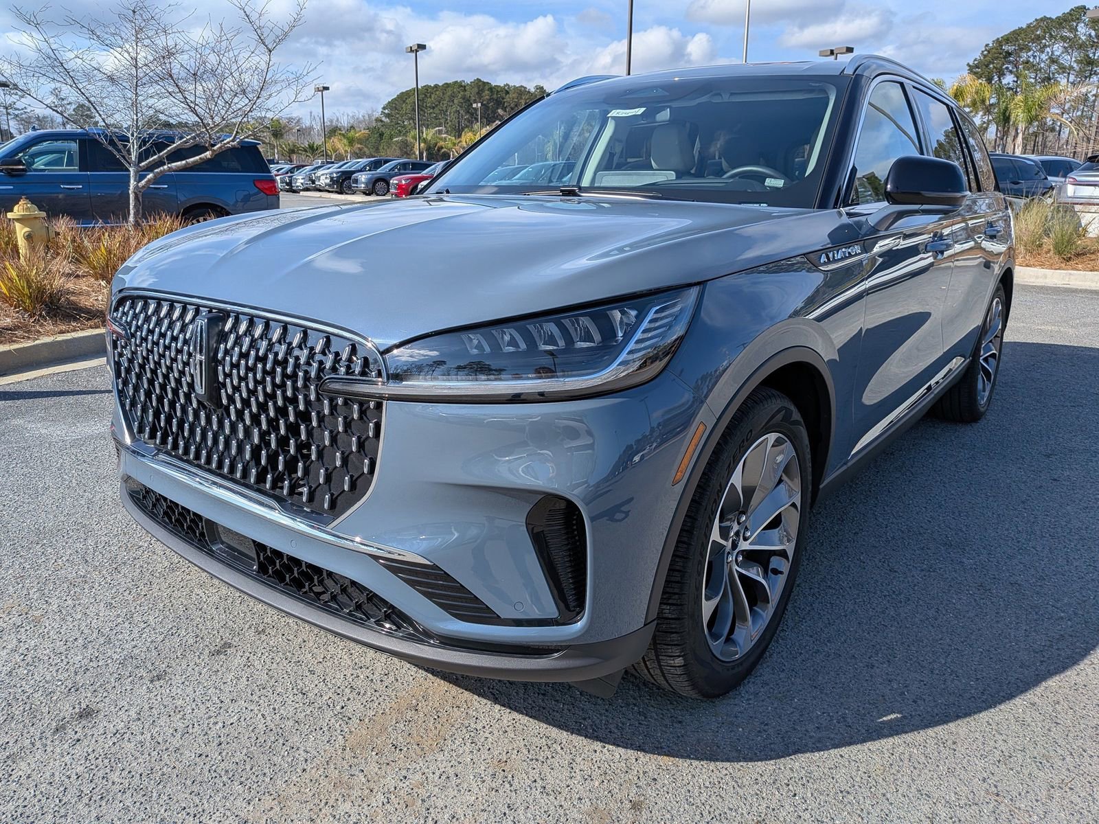 Certified 2025 Lincoln Aviator Reserve image 9