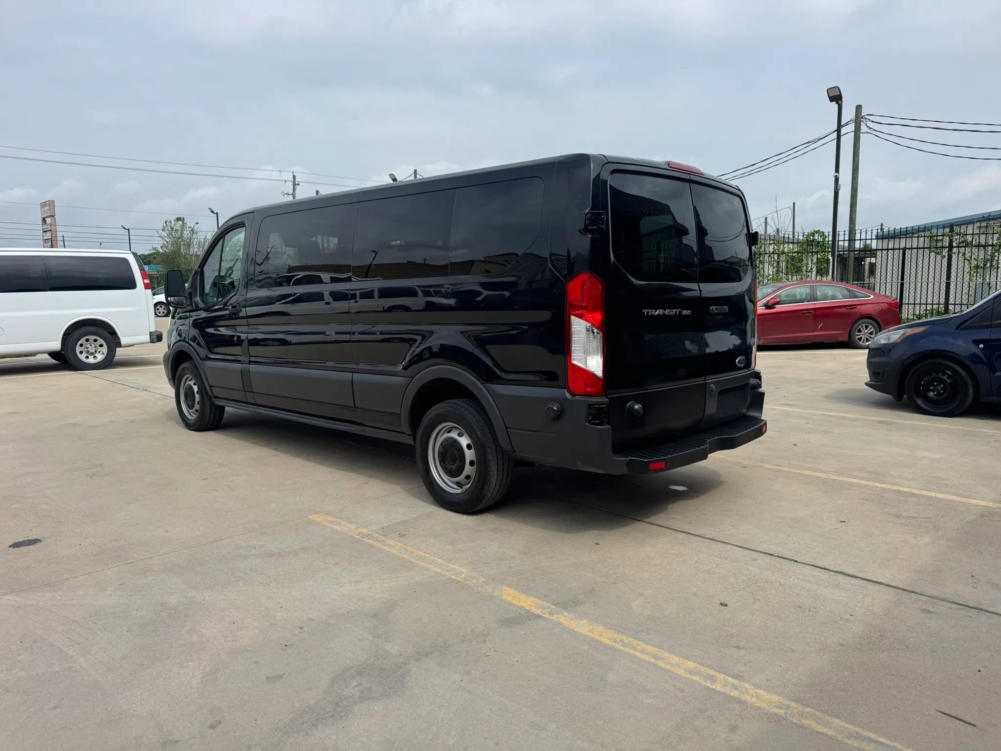 Used 2018 Ford Transit 350 XL RWD image 5