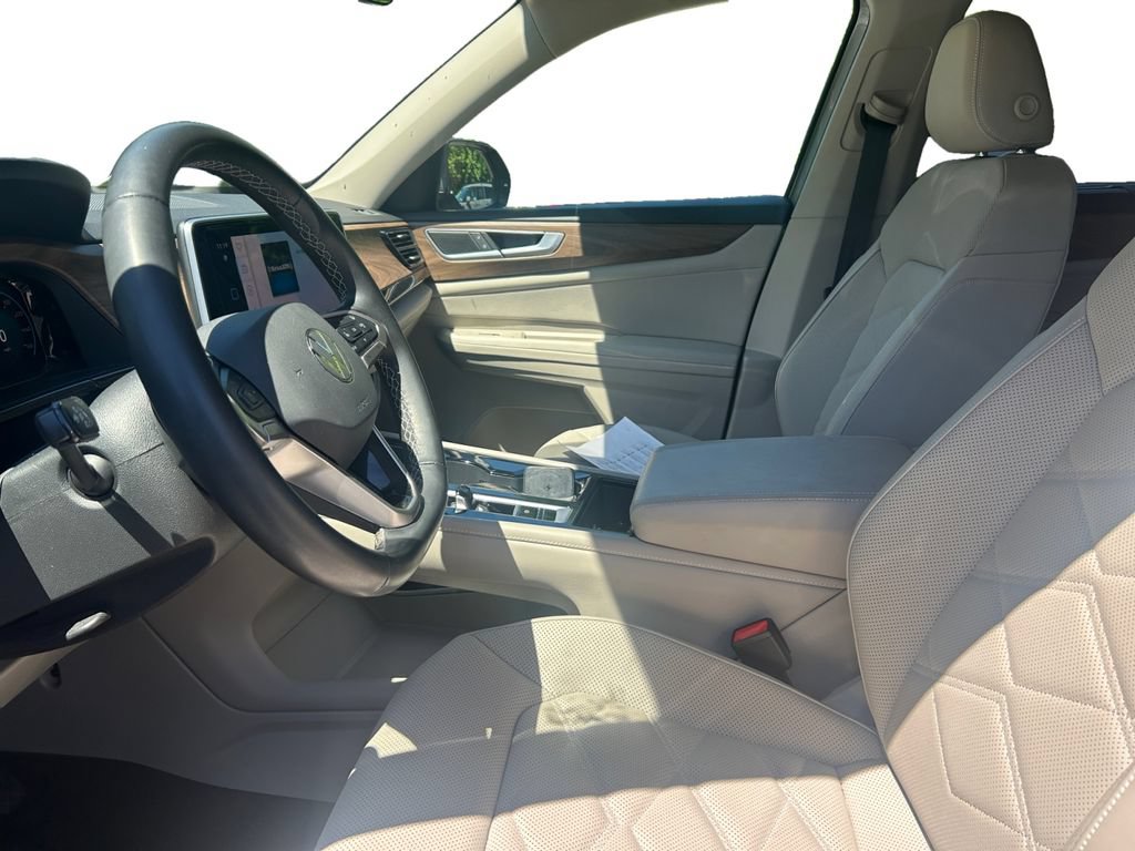 Used 2024 Volkswagen Atlas SE AWD/4WD image 9