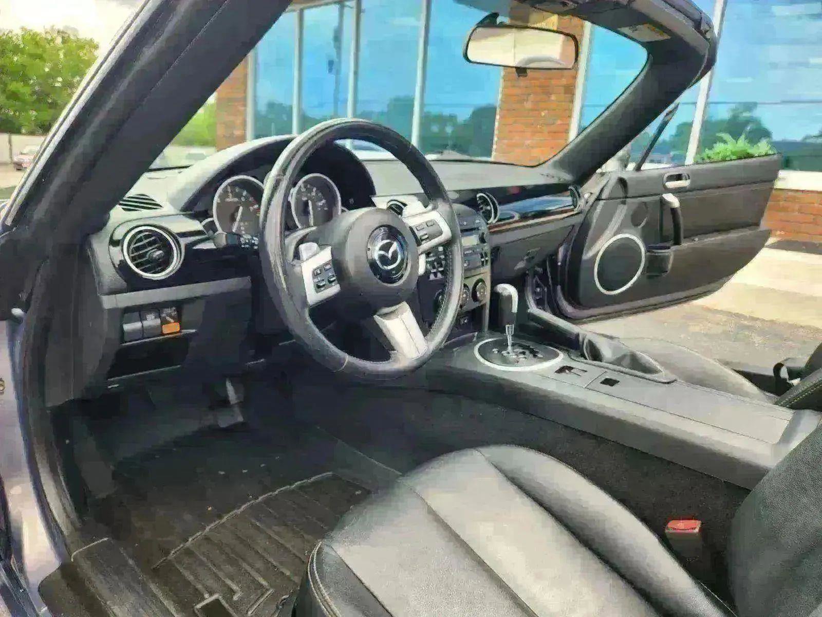 Used 2007 MAZDA MX-5 Miata Grand Touring w/ Premium Pkg image 31