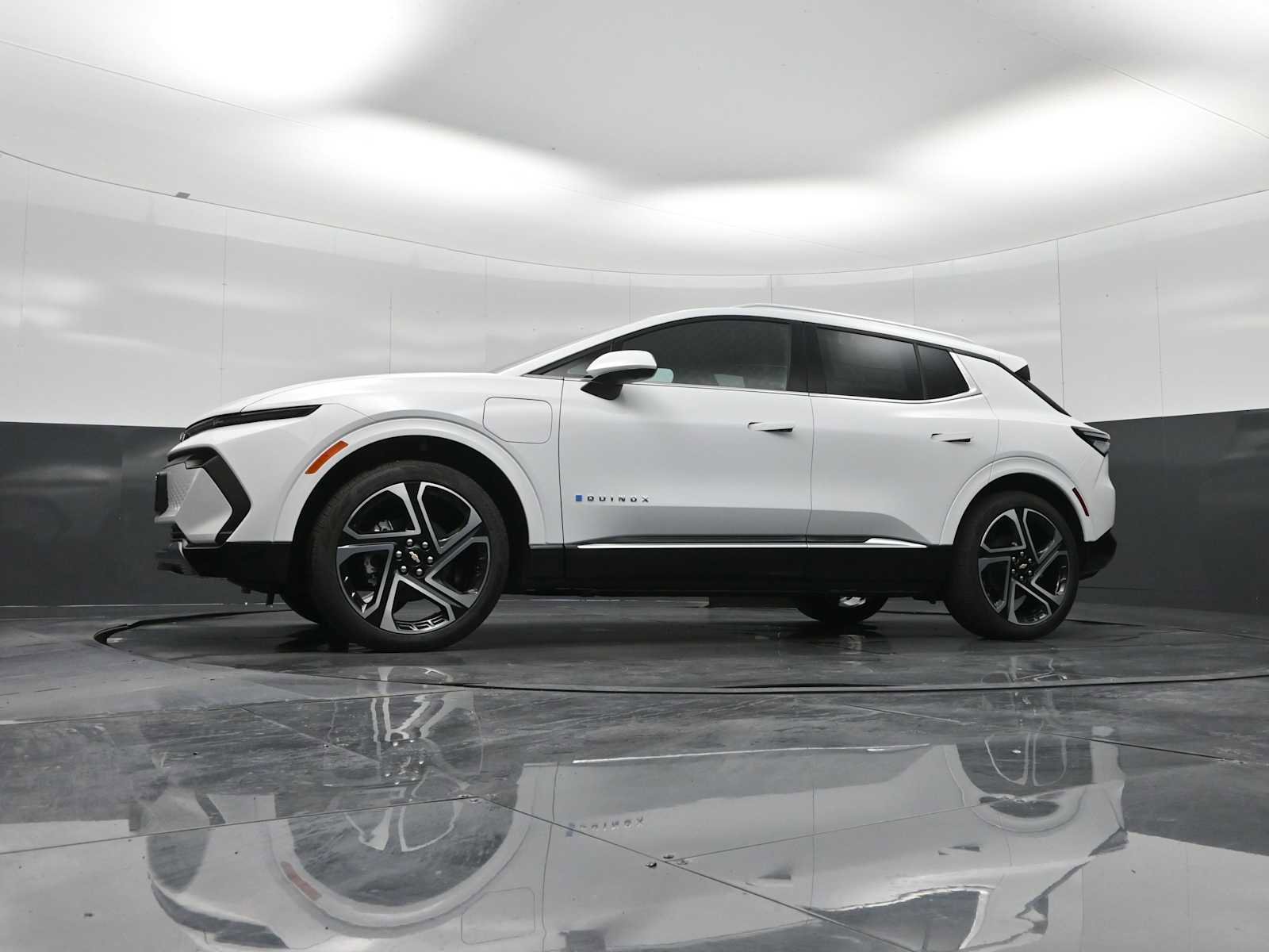 New 2026 Chevrolet Equinox EV LT image 21