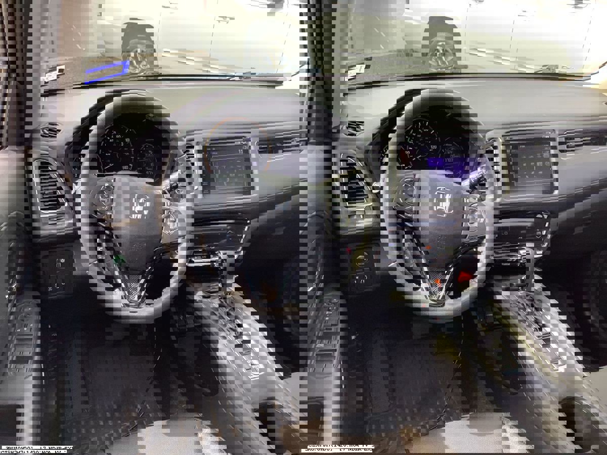 Used 2017 Honda HR-V EX-L image 9