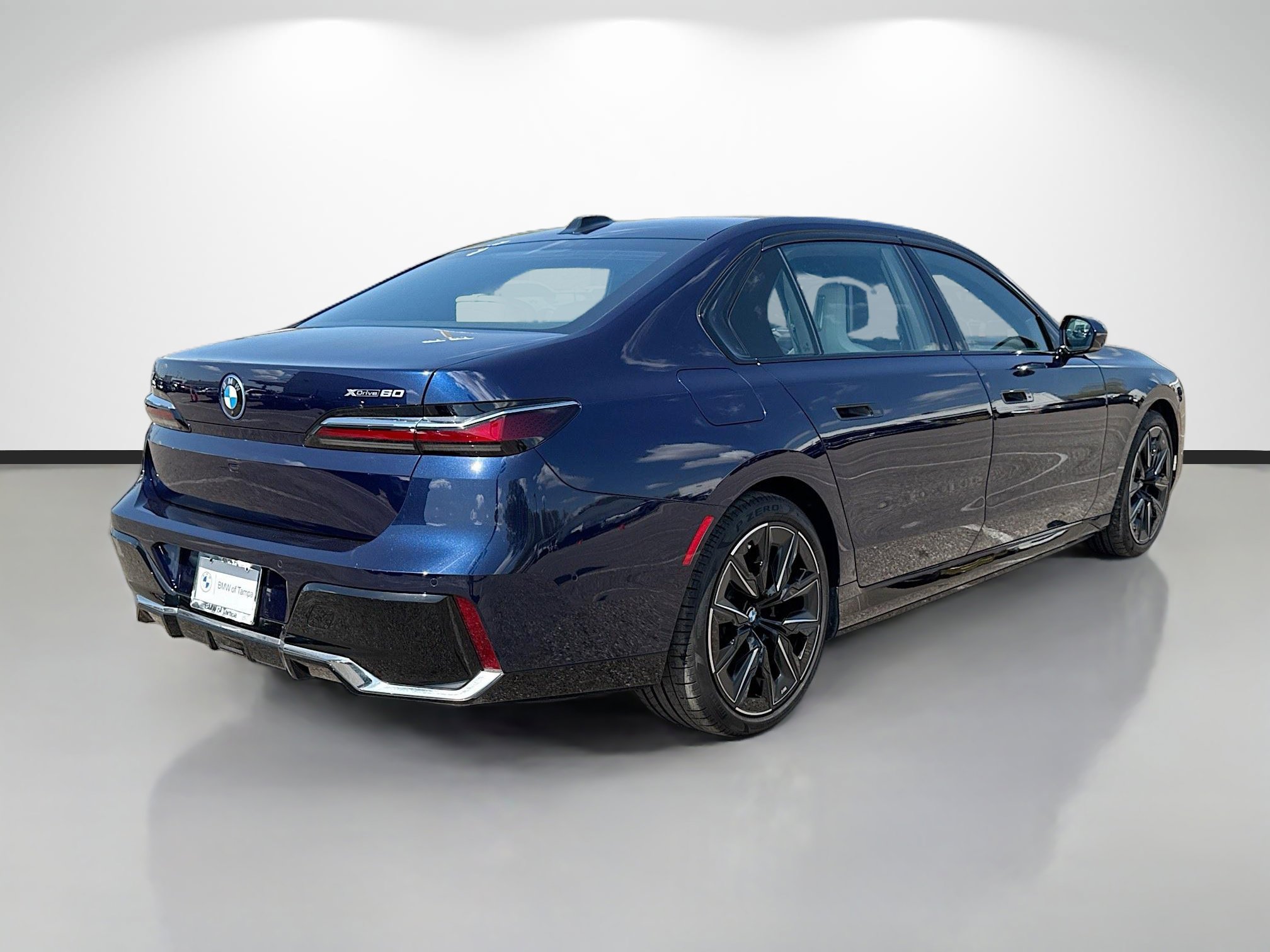 Used 2023 BMW i7 xDrive60 image 3