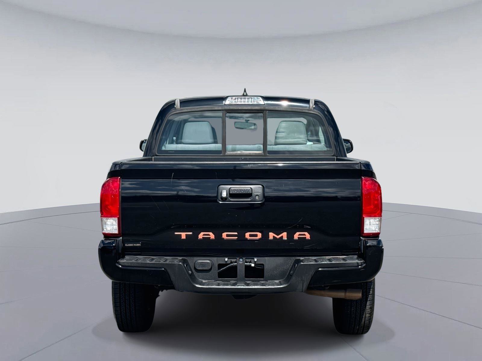 Used 2016 Toyota Tacoma SR image 4