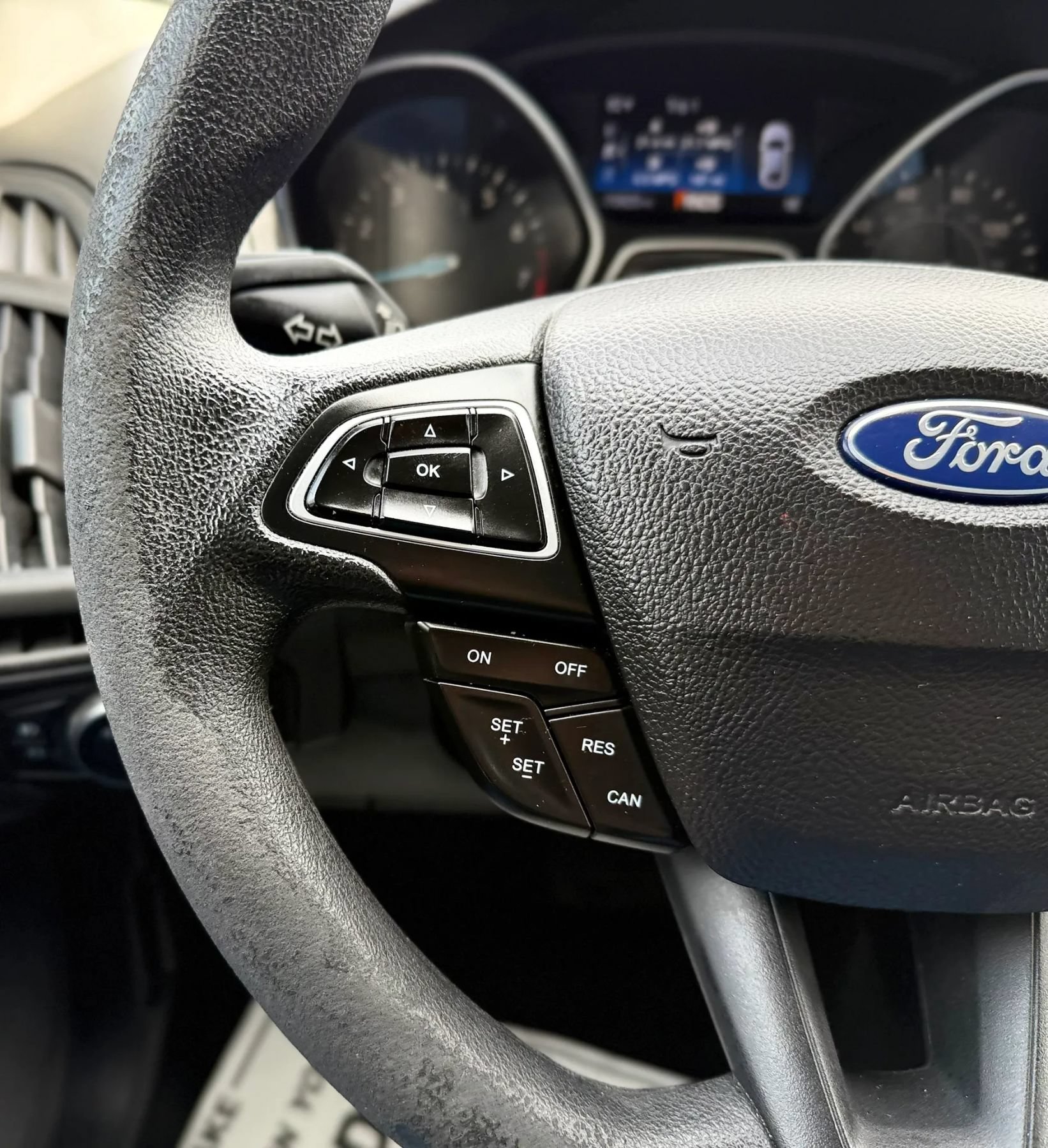 Used 2017 Ford Focus SEL FWD image 14