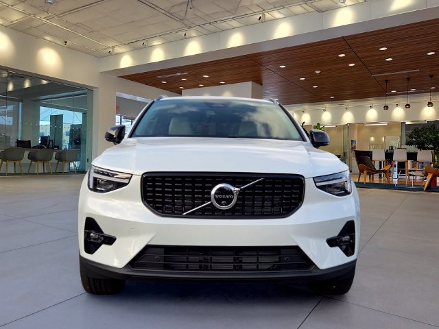 New 2026 Volvo XC40 B5 Plus w/ Protection Package Premier AWD/4WD image 6