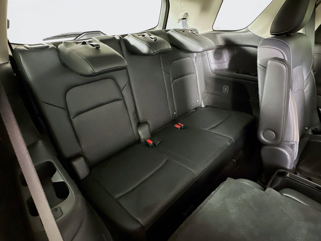 Used 2023 Nissan Pathfinder Platinum image 13