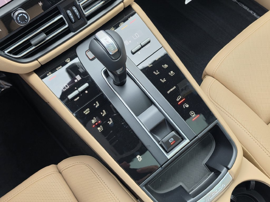 New 2026 Porsche Macan AWD/4WD image 24