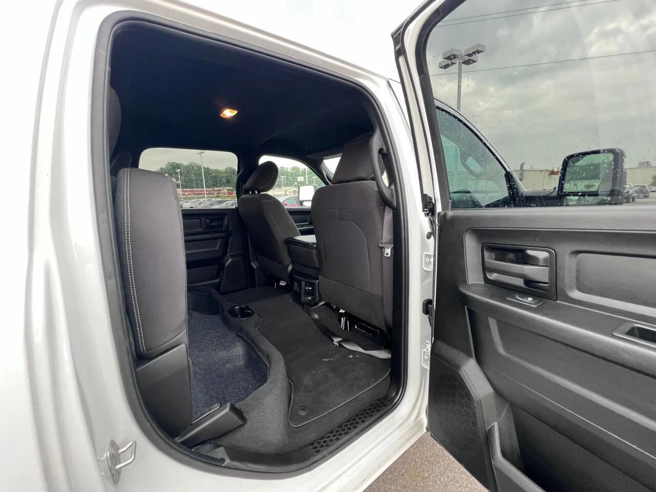 Used 2024 RAM 3500 Tradesman w/ Chrome Appearance Group image 18