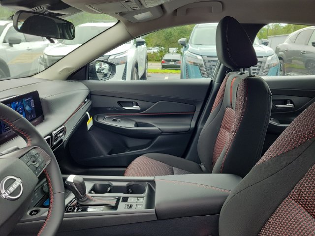 New 2027 Nissan Sentra SR w/ Floor Mat Package FWD image 16