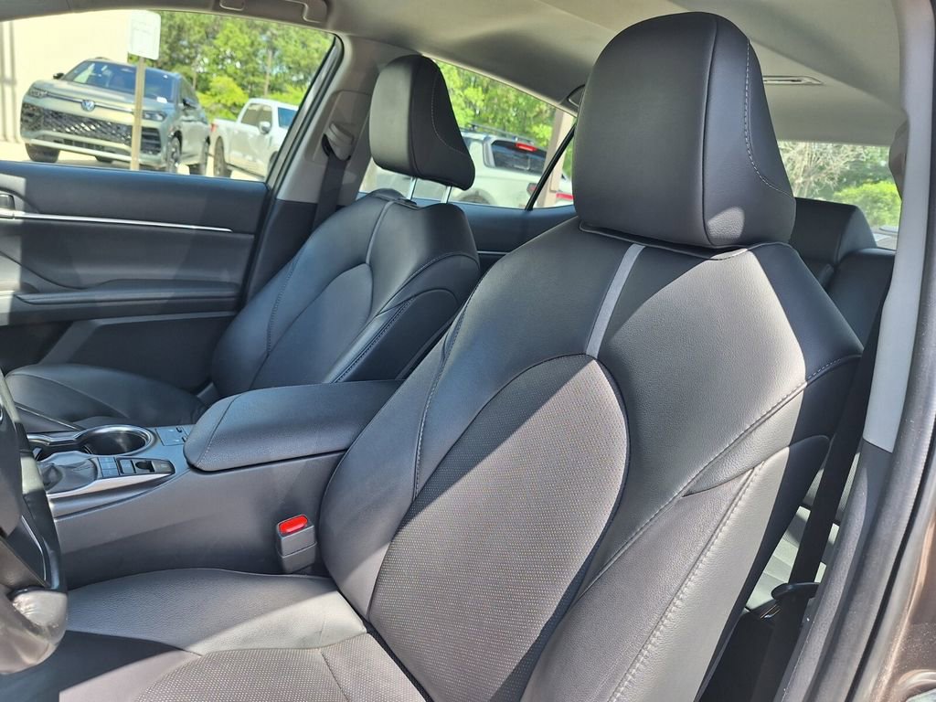 Used 2024 Toyota Camry XSE FWD image 11