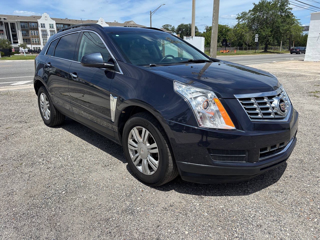 Used 2015 Cadillac SRX FWD image 3