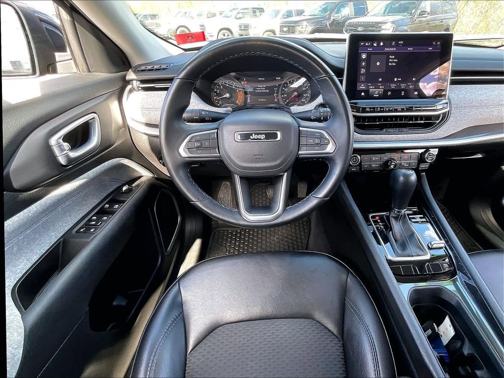 Used 2022 Jeep Compass Latitude w/ Convenience Group AWD/4WD image 16