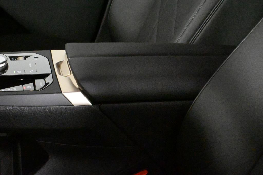 Used 2025 BMW iX xDrive50 w/ Premium Package image 25