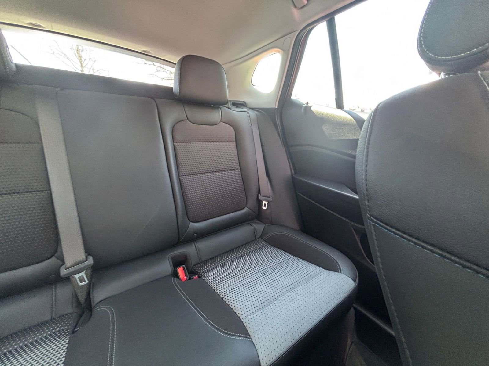 Used 2025 Chevrolet Trax LT w/ LT Convenience Package image 38