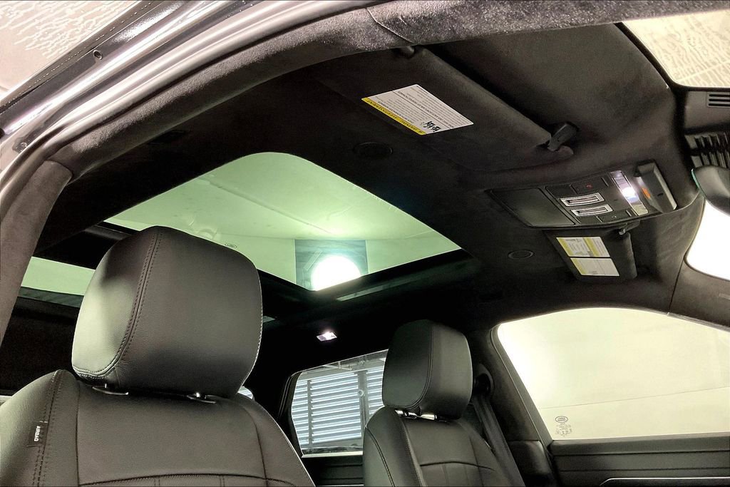Used 2023 Land Rover Range Rover Evoque HST image 29
