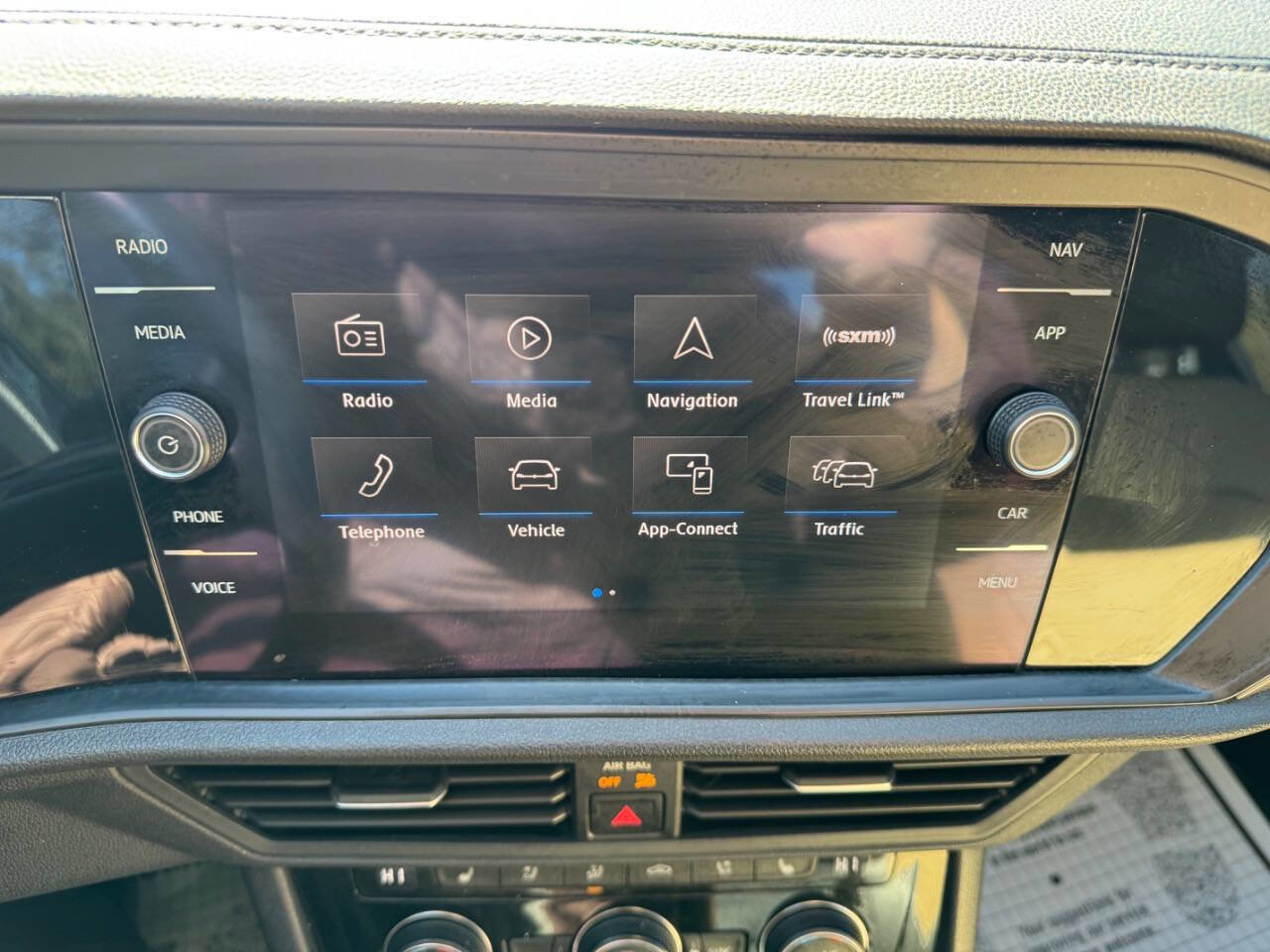 Used 2019 Volkswagen Jetta SEL Premium image 21