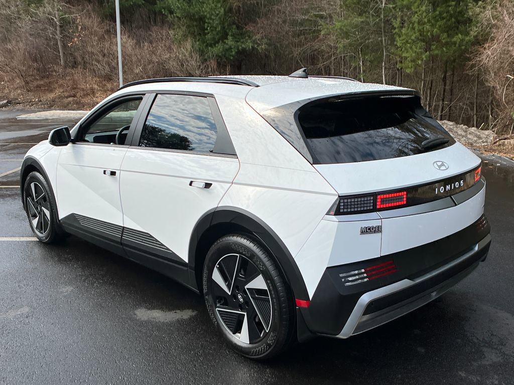 Used 2025 Hyundai Ioniq 5 SEL image 3