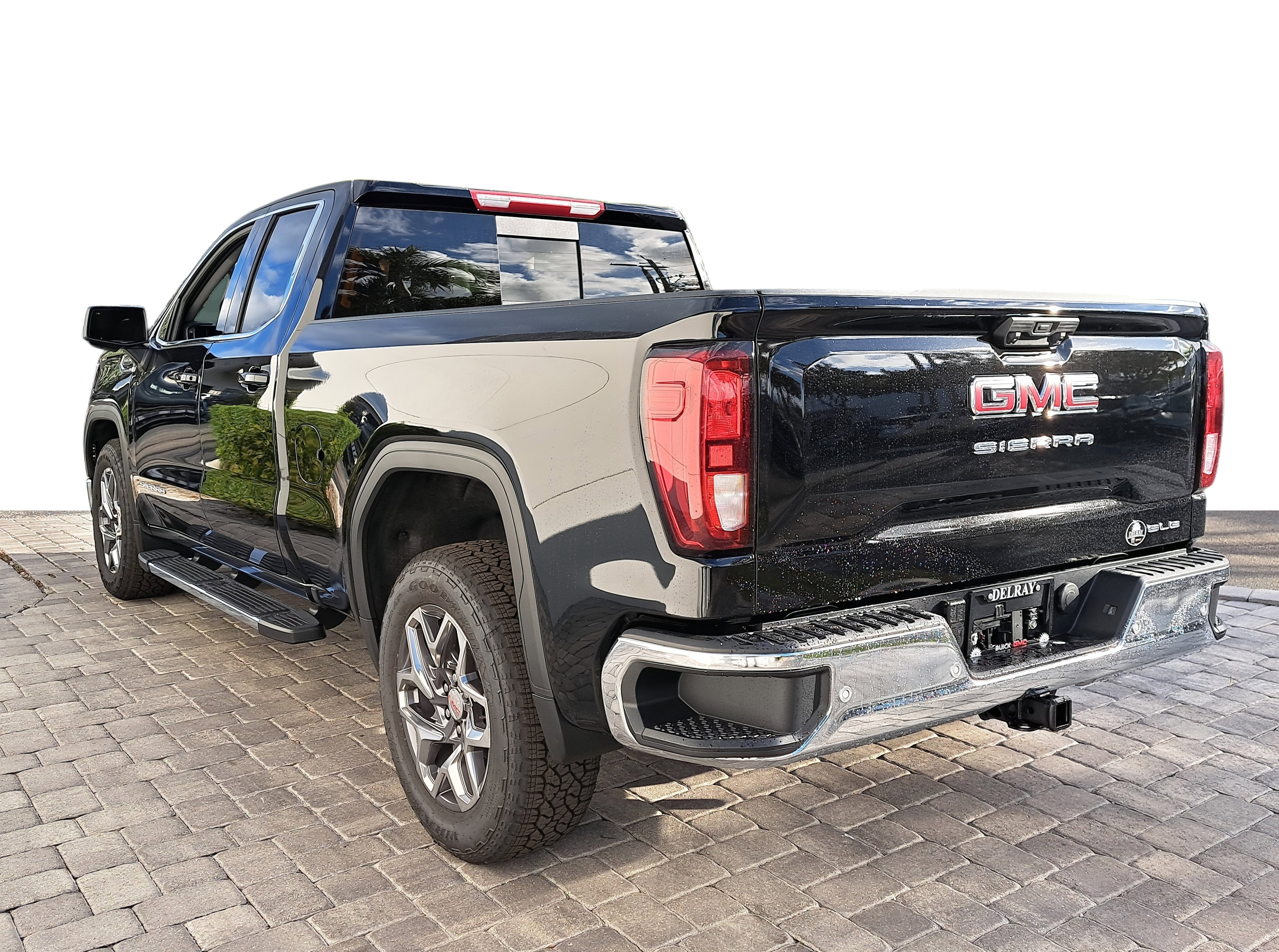 New 2026 GMC Sierra 1500 SLE w/ Preferred Package image 4